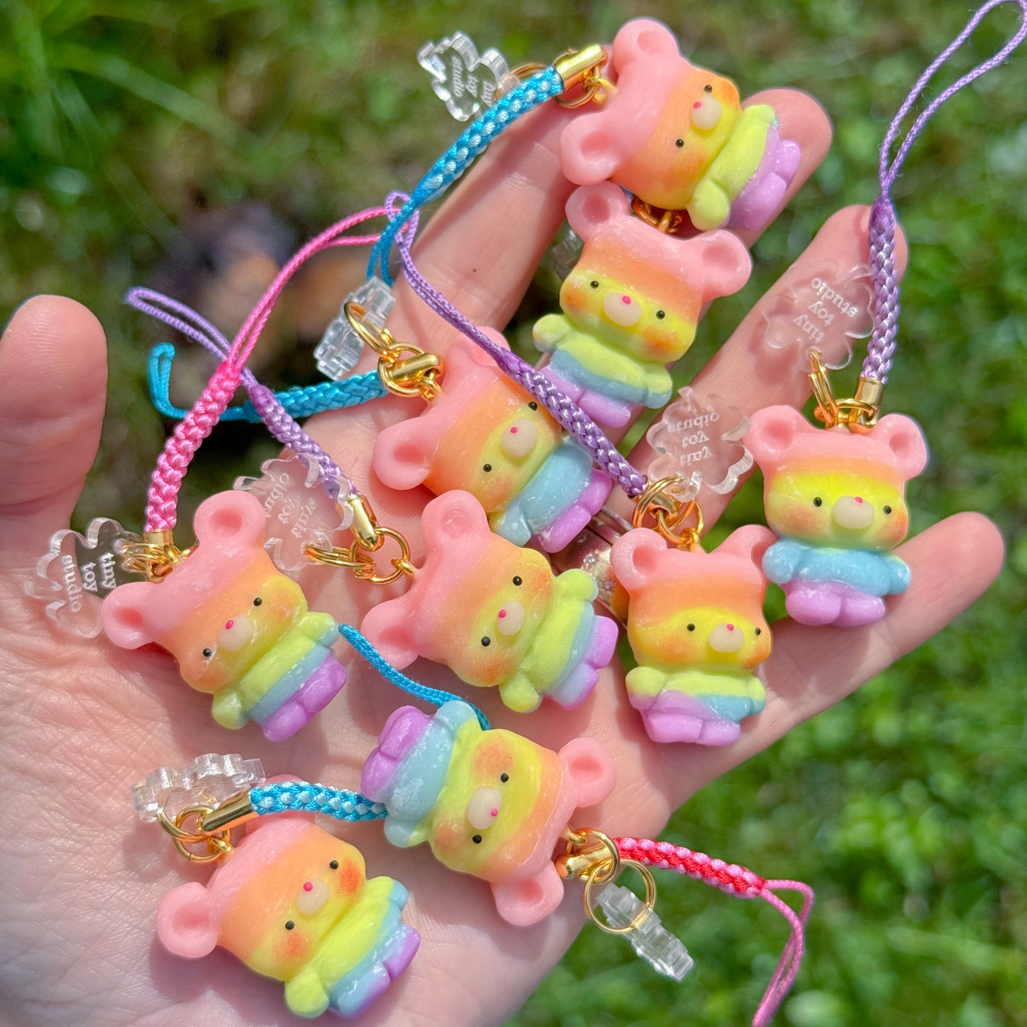 🏳️‍🌈 rainbow bear cub charm