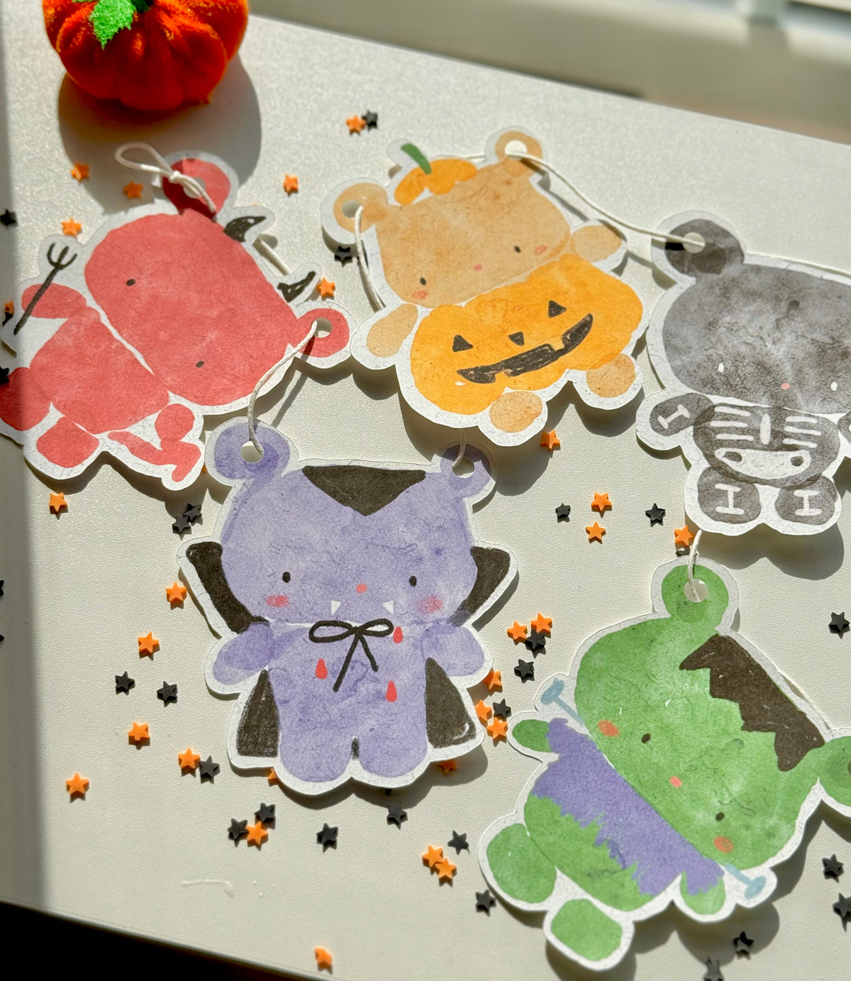 beary scary • paper garland
