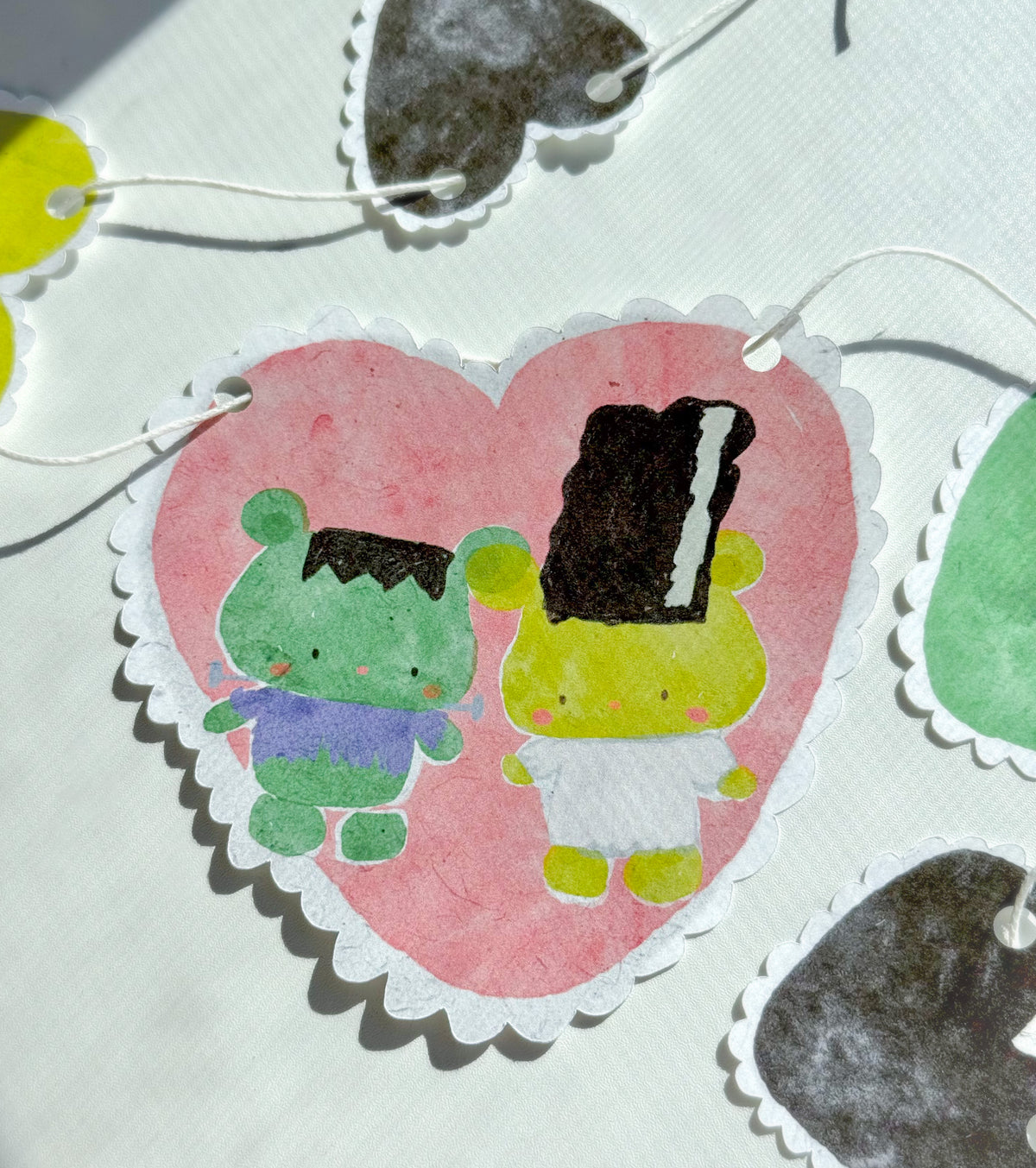 love u to death • paper garland